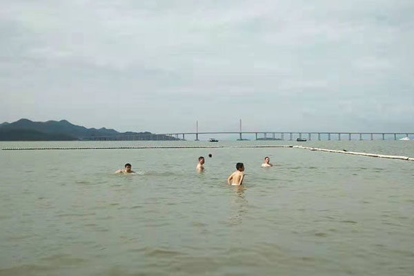 團建 游泳.jpg